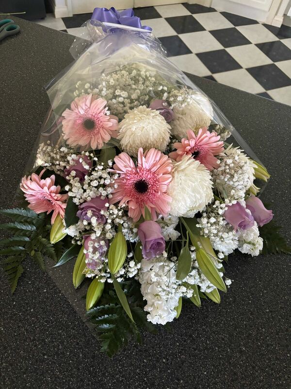 d'orchidees de luxe, flowers delivered by Port Bouvard Flowers in Wannanup