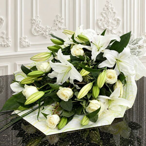 Pearls, flowers delivered by Port Bouvard Flowers in Wannanup
