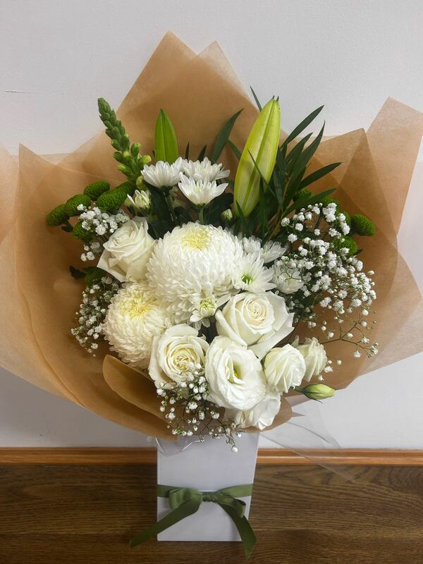 Evelyn, flowers delivered by Flower Cottage - Booragoon in Perth