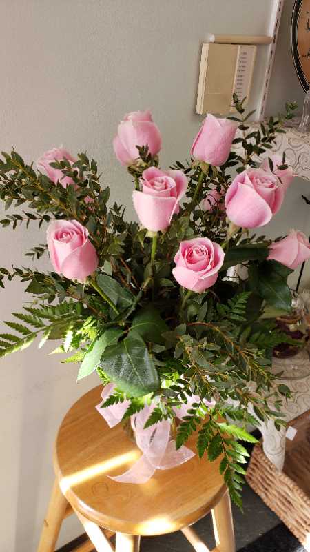 Preety Pink Roses, flowers delivered by Ivy Leaf Designs in North York