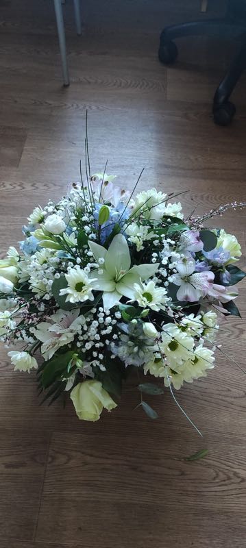 Dawn, flowers delivered by City Flora in Prague