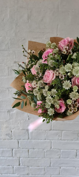 half-dozen-pink-roses