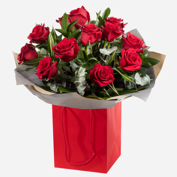 12 red roses
