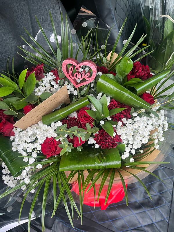 Smooch delivered by Bloomin' Marvellous 4 days ago