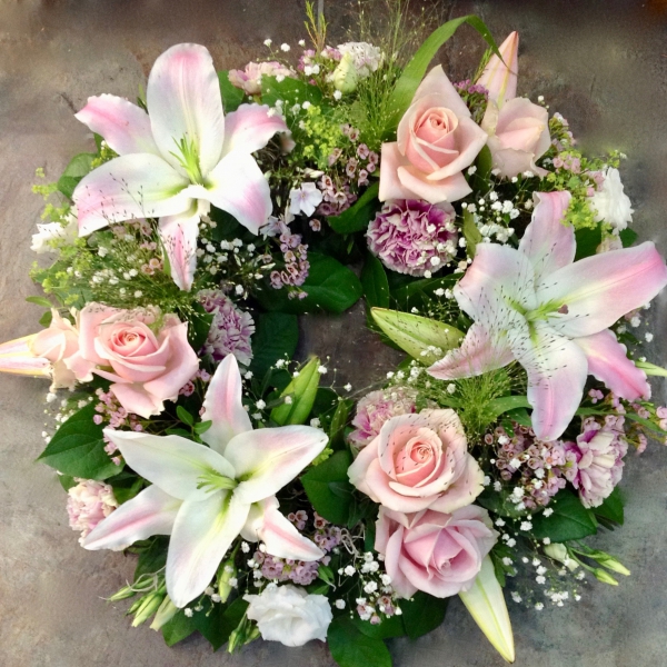 rose-and-lily-wreath