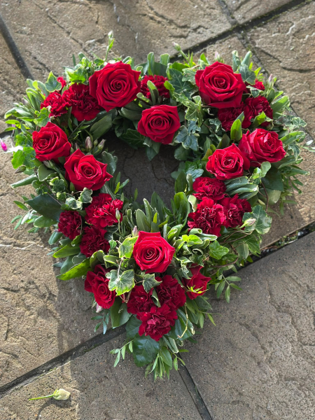 Red rose love heart