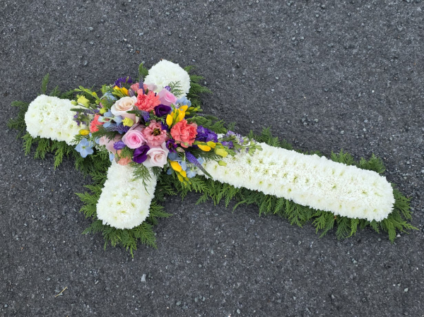 Cross with mixed spray