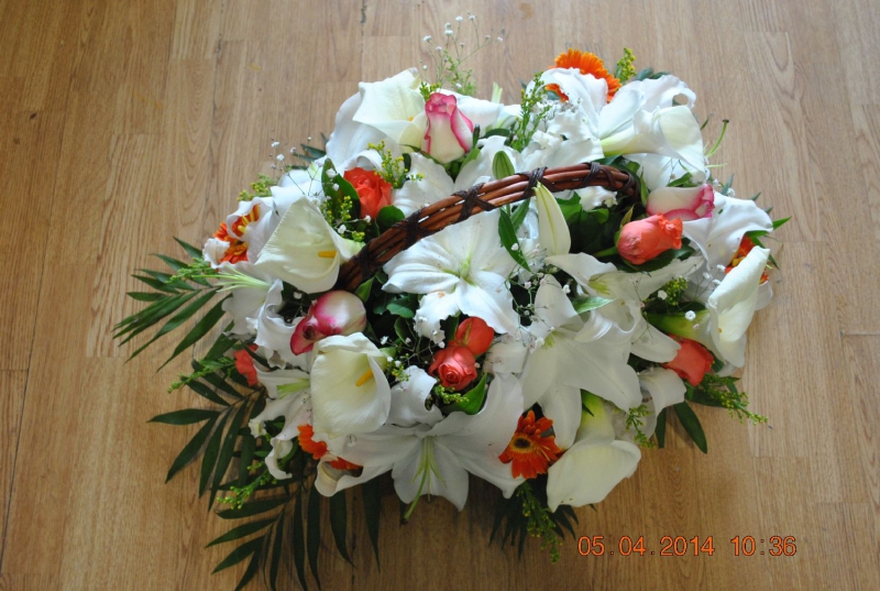 Fresh Floral Baskets, flowers delivered by Beauty Flower in Athens