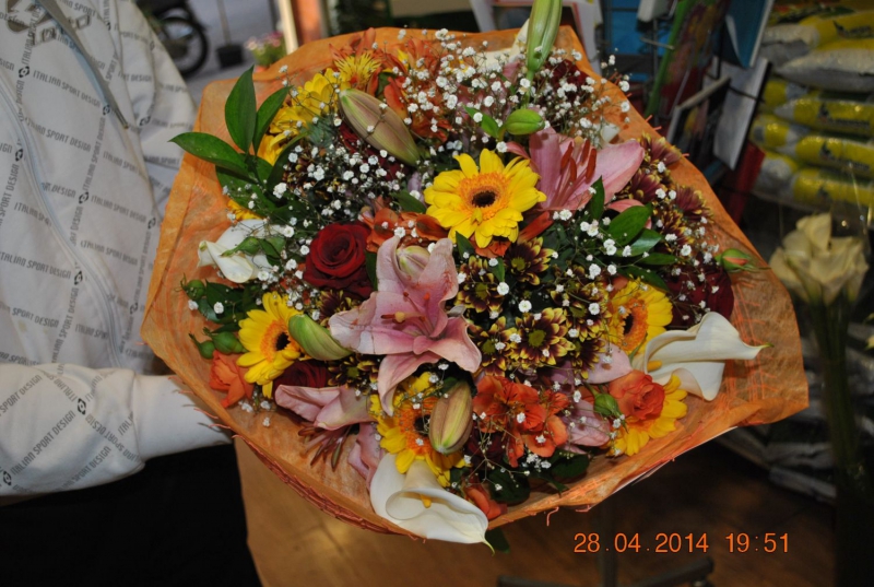 M300, flowers delivered by Beauty Flower in Athens