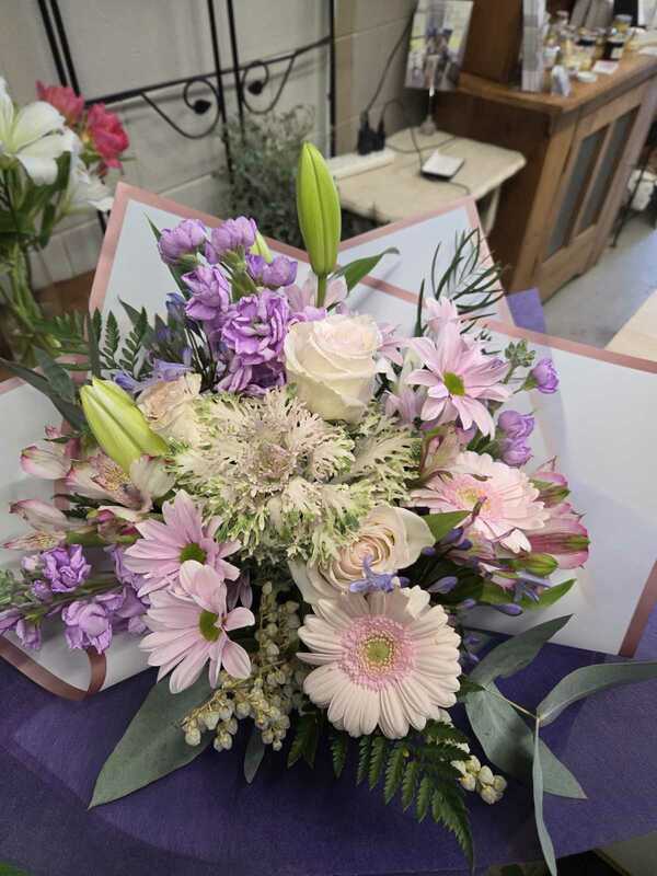 Florist Choice Hand-tied