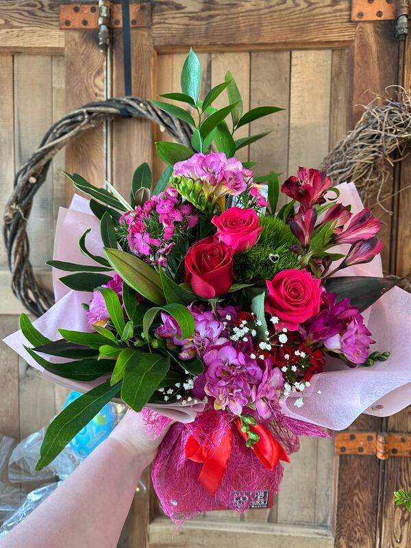 Passion Deluxe delivered by All For Love Flowers in Invercargill