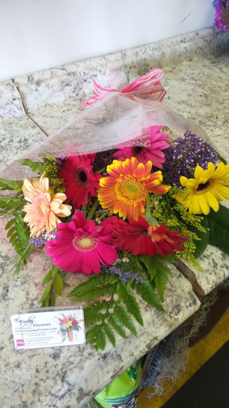 Gerbera Presentation, flowers delivered by Everyday Flowers and Avante Gardens in Santa Ana